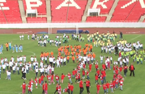 Ples predškolaca na stadionu