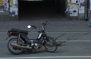 Motociklista povređen u udesu u centru grada