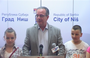 Deca sa Kosova učesnici likovne kolonije u Sićevu