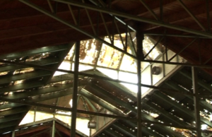 Pijaca u Durlanu prokišnjava, prodavci zabrinuti