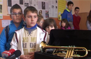 Đaci kupili trubu svom drugaru