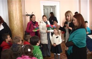 Mališani iz Dečijeg centra u poseti gradskoj kući i gradonačelniku