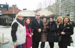 Zoran Perišić u parku Svetog Save razgovarao sa sugrađankama