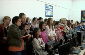 Akademik u poseti osnovcima