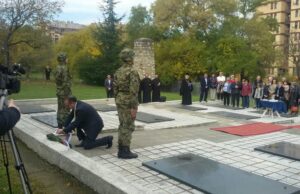 Položeni venci na srpskom i engleskom vojničkom groblju u Nišu