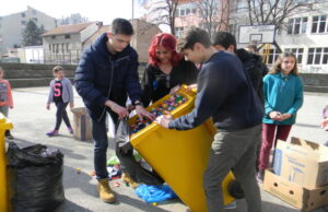 Učenici OŠ Radoje Domanović skupili 300kg čepova