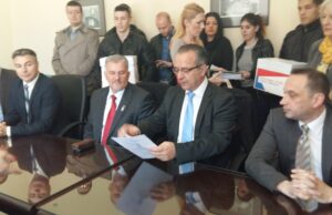 SNS u Nišu predao izbornu listu