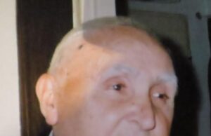 Preminuo starac koji je ispao iz autobusa