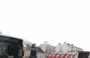 Baku udario autobus u centru Niša