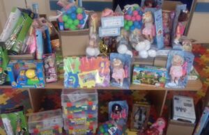 P.U.“Pčelica“ donacija igračaka mališanma koji borave u KC Niš