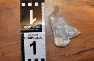 Uhapšeni A. S. (1979), M. K. (1984), D. K. (1980) i S. S. (1962) zbog neovlašćene proizvodnje i stavljanje u promet opojnih droga