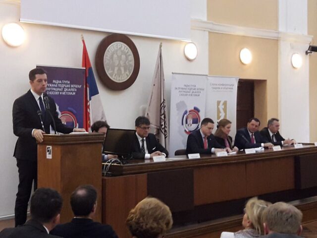 28053034_10204074778985909_1880699885_n