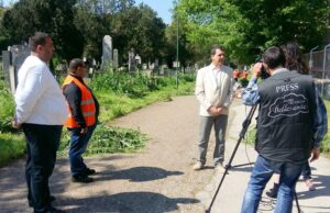 STARO GROBLjA UREĐUJU KORISNICI JEDNOKRATNE NOVČANE POMOĆI