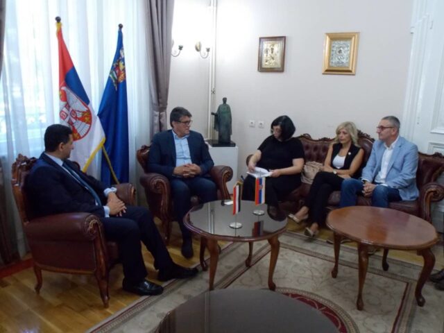 IMG-7cfcf9f989e2a37dfb709245b482ffcf-V-1024x768