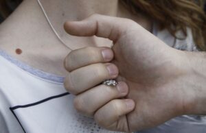 Drski kradljivac Nišlijkama na ulici otimao lančiće