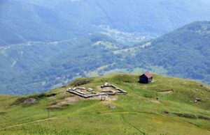Uspon na 4 vrha Kopaonika i odlazak do vodopada Jelovarnik