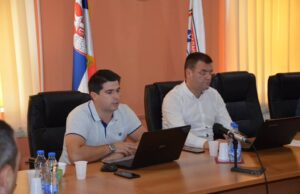 MERE POPULACIONE POLITIKE, DALjE UREĐENjE INDUSTRIJSKIH ZONA, PODSTICANjE PROGRAMA U OBLASTI SPORTA SU NEKE OD TAČAKA KOJE SU RAZMATRANE NA SEDNICI OPŠTINSKOG VEĆA