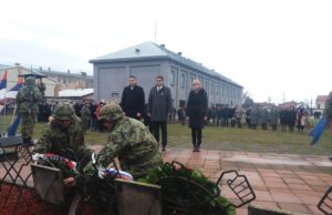 Polaganjem venaca i opelom obeležena 77. godišnjica bekstva logoraša iz logora na Crvenom krstu