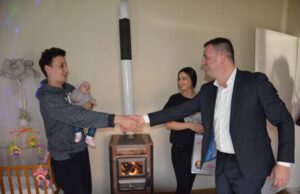 URUČENI PRVI PAKETI ZA BEBE U KAMPANjI ‘’DA SE NOVI ŽIVOT RODI“