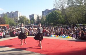 Preko 300 učesnika na manifestaciji “Svi hajd’ na ples”