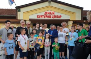 Anatolij Karpov u Dečijem kultrunom centru