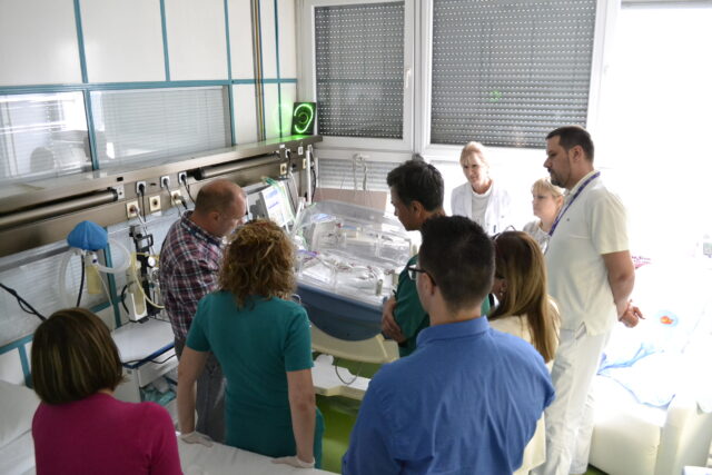 DONACIJA MONITORA FRANCUZI NASLOVNA