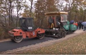 Počelo asfaltiranje puta ka selu Kaletinac u opštini Gradžin Han