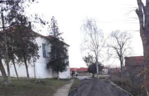 Radi se na prilazu školi u Lepaji