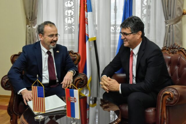 IMG-3aa5d056643f2f066d95ed0f9efa2dcf-V