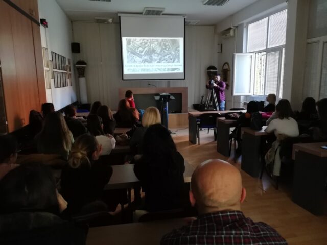 IMG-9e48cf6e5389025b390a3c2c47fa2e43-V