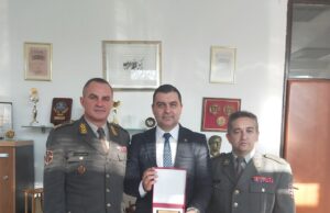 Predsedniku Gradske opštine Medijana uručeno priznanje Treće brigade Kopnene vojske