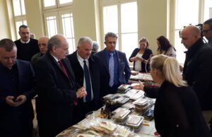 Krkobabić poželeo penzionerima „da ima rastu unuci i penzije“