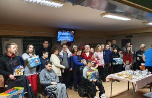 Pk „Delfin“ organizovao dodelu paketića deci sa invaliditetom