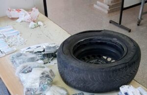 U automobilu pronašli rezevrnu gumu punu steroida