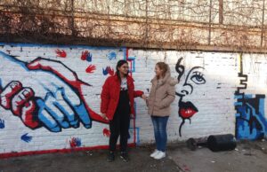 Đaci oslikali mural rukovanja Bore i Sremca