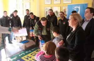 Za novu godinu paketići, na proleće koncert