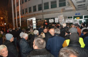 Održan protest „Provetrimo Niš, dišimo slobodno“