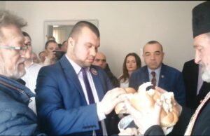 Niški radikali obeležili slavu u prostorijama stranke