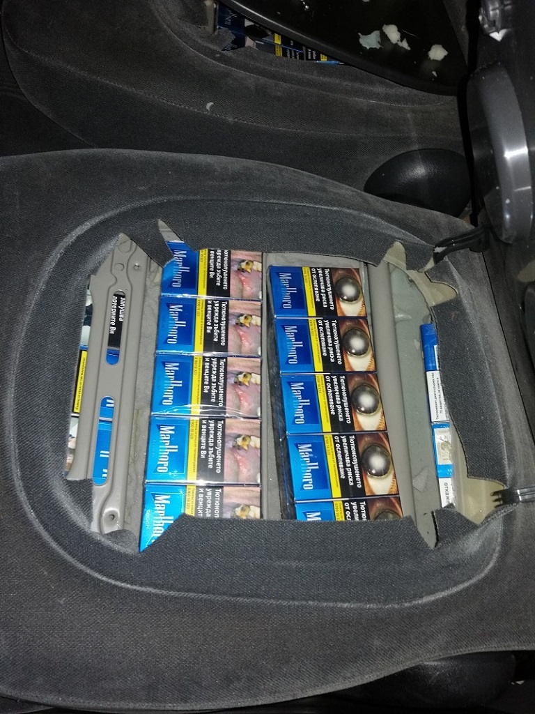 Krijumčarenje cigarete u sedištu