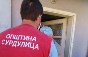 Volonteri opštine Surdulica nastavljaju da pomažu penzionerima