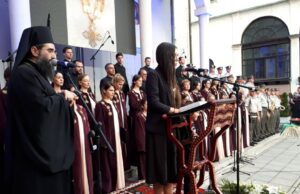 ŠTO DA NE KAŽEM – SVE MORA DA IMA MERU
