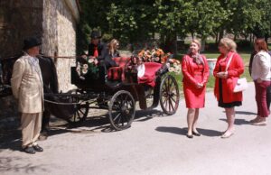 Vožnja „Cvetnim fijakerom“ za Sigurnu kuću