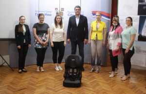 Počela raspodela dečijih auto-sedišta