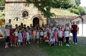 Igraju i prave maske