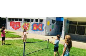 Pčelica nastavila akciju “Vratimo dvorišta deci”.