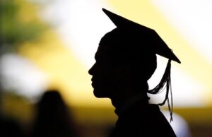 ŠTO DA NE KAŽEM – LAŽNJACI OD DOKTORA NAUKA