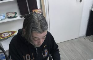 Dejan Stojiljković potpisao knjigu za licitaciju Lokalne fondacije Niš