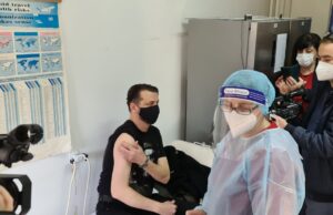 Počela vakcinacija zdravstvenih radnika. U Nišu među prvima vakcinisan državni sekretar ministarstva zdravlja Zoran Radovanović