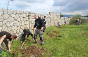 Udruženje Radne akcije Delijski vis nastavak radova na česmi ispred Hrama Hristovog Vaskrsenja pri Hilandarskom metohu