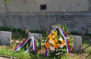 Položeni venci ispred Koncentracionog logora na Crvenom krstu